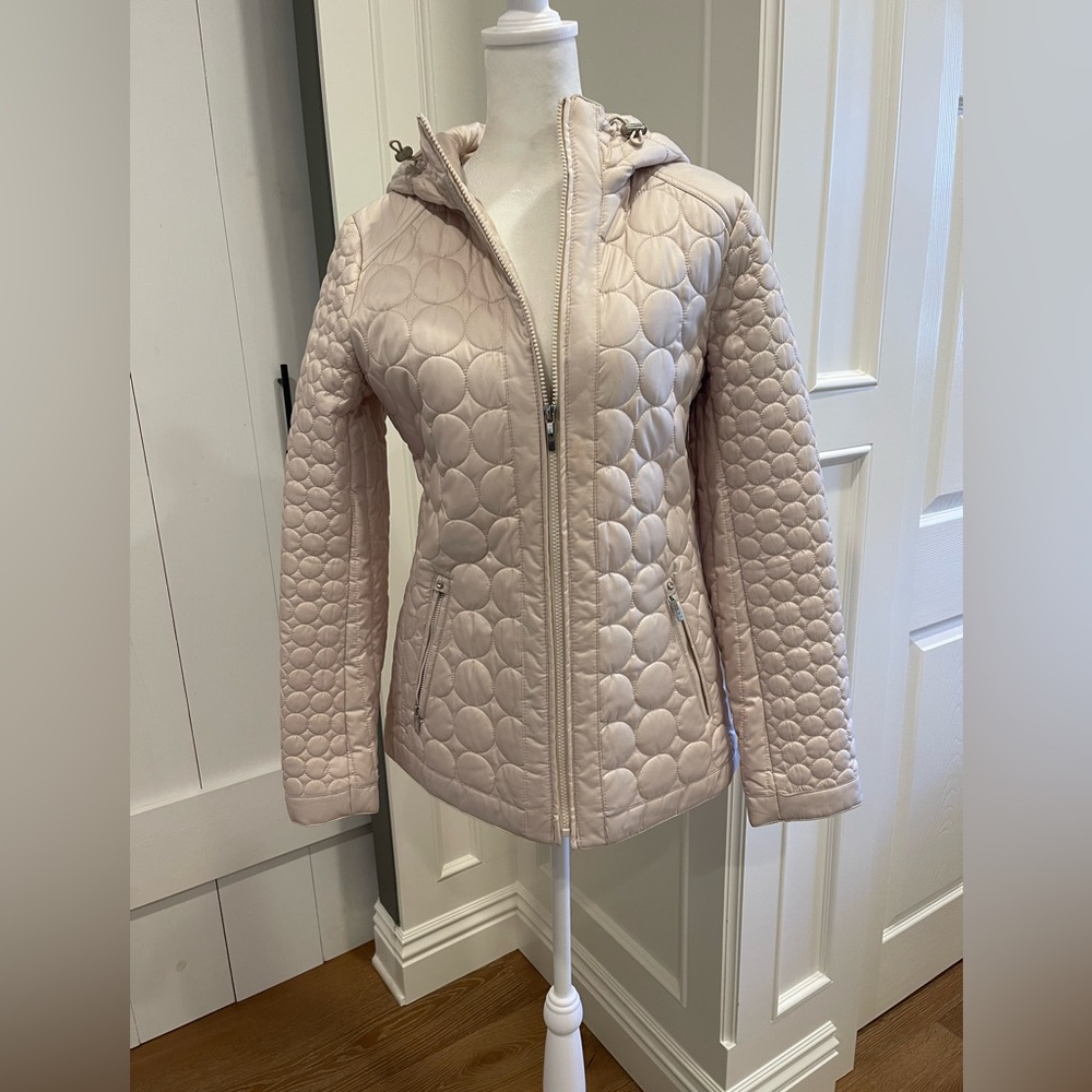 Laundry by Shelli Segal crème hooded puffer. Size S